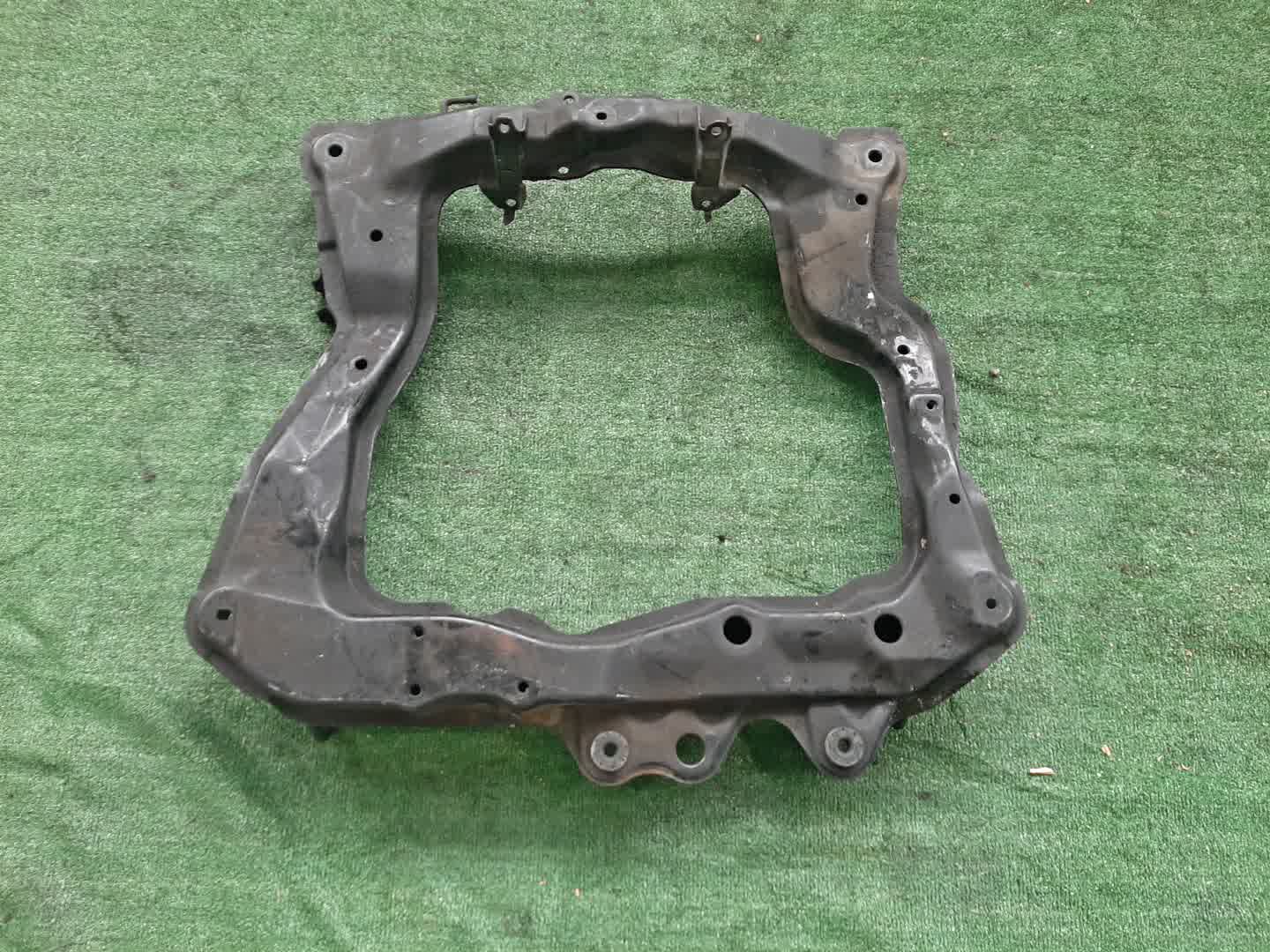 Балка под двс передняя DAIHATSU YRV M201G K3-VE 6085 2 ракурс