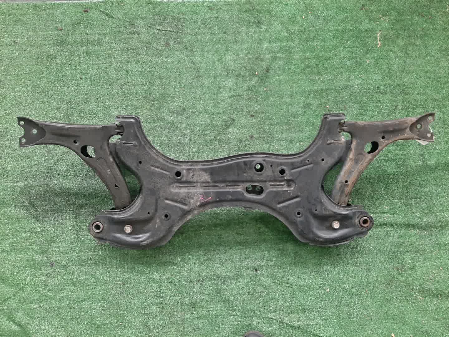 Балка под двс передняя TOYOTA AVENSIS AZT255 1AZ-FSE 6088 2 ракурс