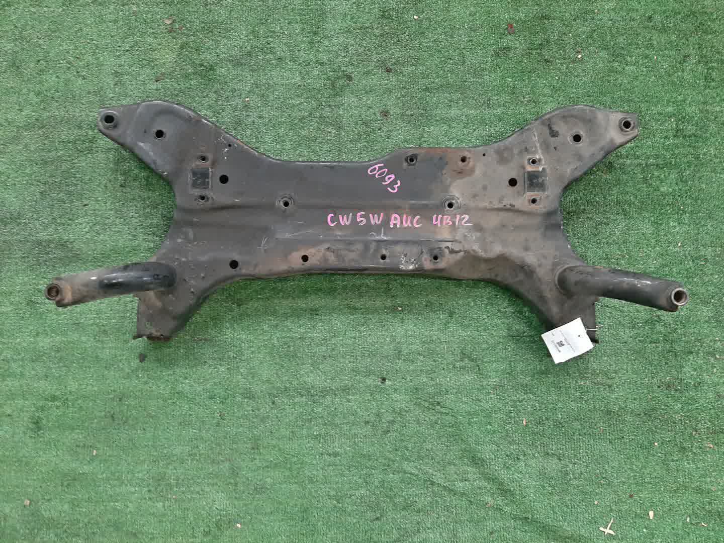 Балка под двс передняя MITSUBISHI OUTLANDER CW5W 4B12 6093 1 ракурс