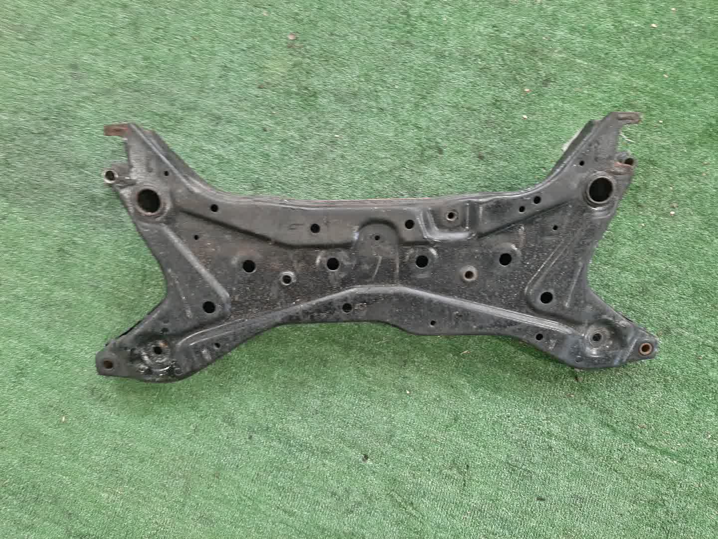 Балка под двс передняя MITSUBISHI OUTLANDER CW5W 4B12 6093 2 ракурс