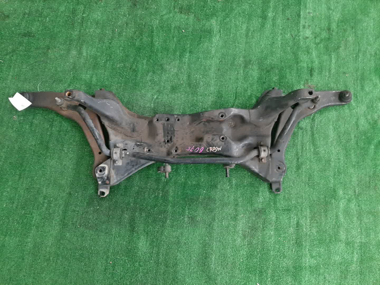 Балка под двс передняя MITSUBISHI DION CR9W 4G63 6075 1 ракурс Балка под двс передняя MITSUBISHI DION CR9W 4G63 6075 1 ракурс