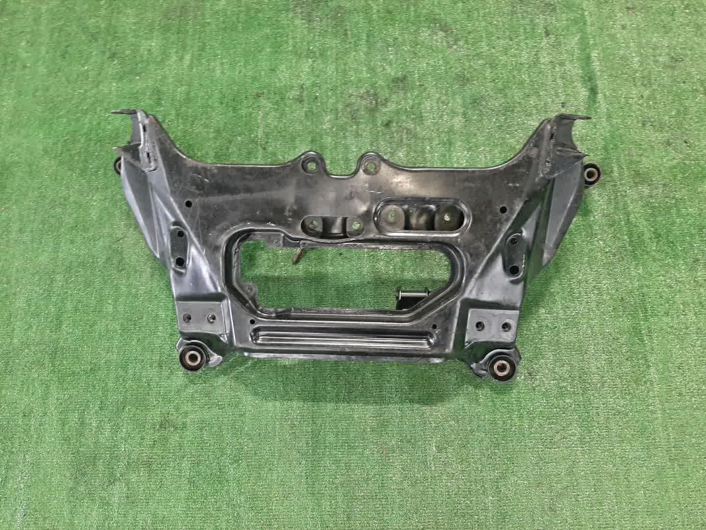 Балка под двс передняя NISSAN PRIMERA TNP12 QR20DE 54400AU700 2 ракурс
