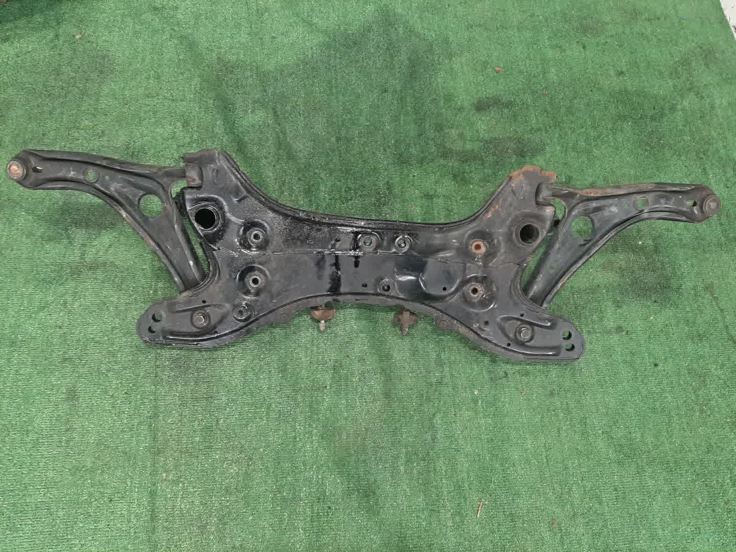 Балка под двс передняя TOYOTA VITZ SCP10 1SZ-FE 6247 1 ракурс