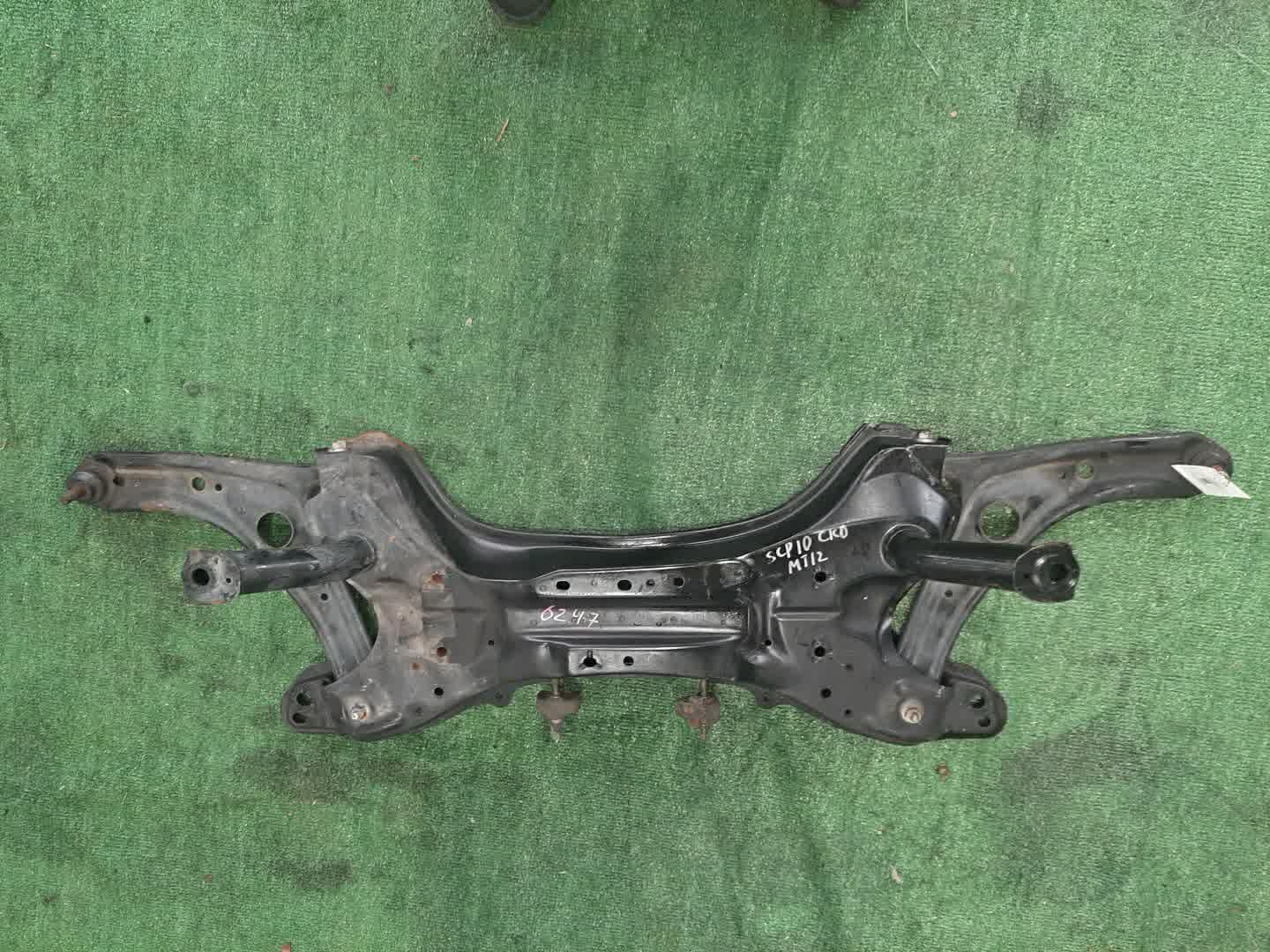 Балка под двс передняя TOYOTA VITZ SCP10 1SZ-FE 6247 2 ракурс