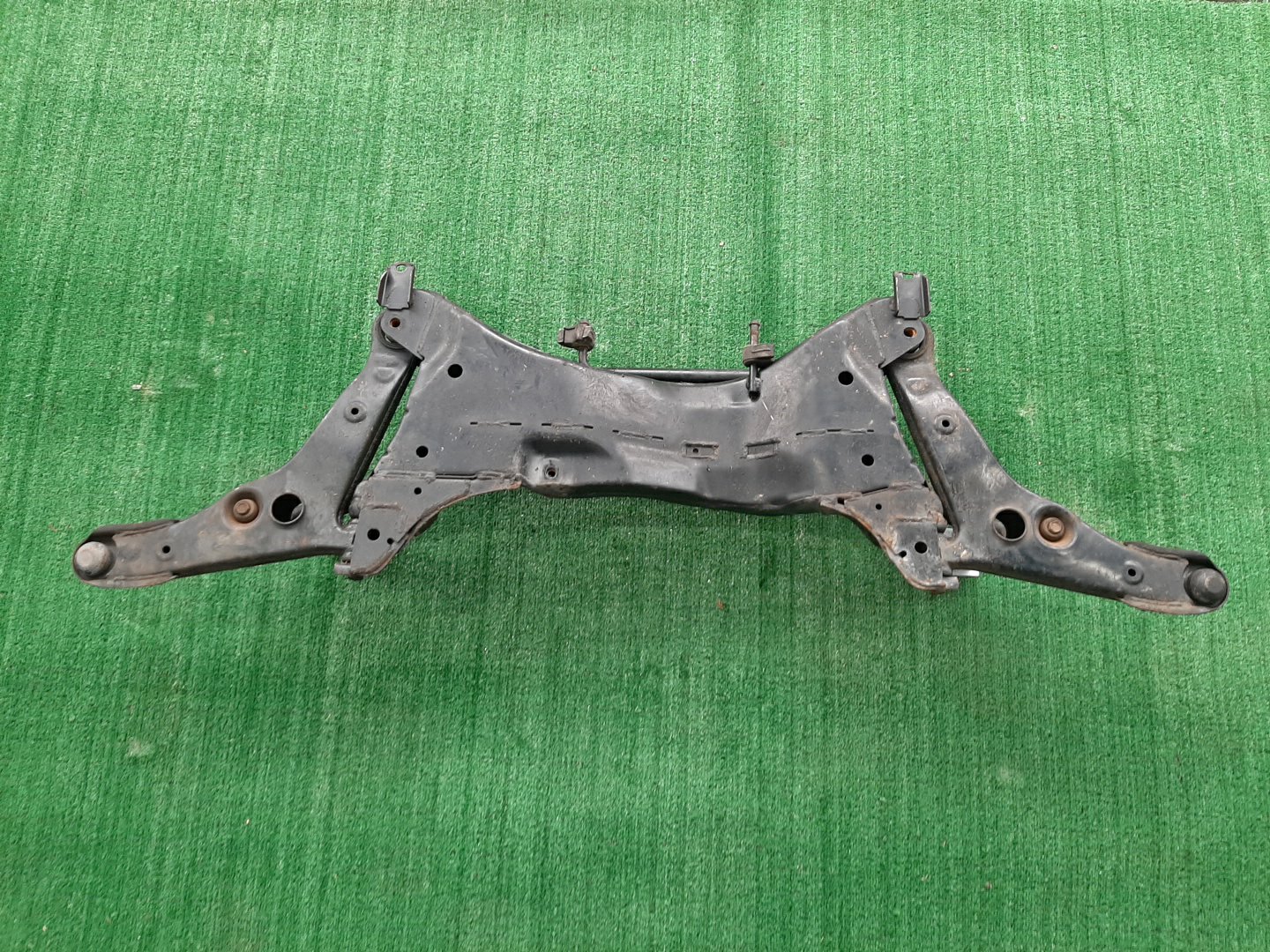 Балка под двс передняя MITSUBISHI AIRTREK CU2W 4G63 6477 2 ракурс