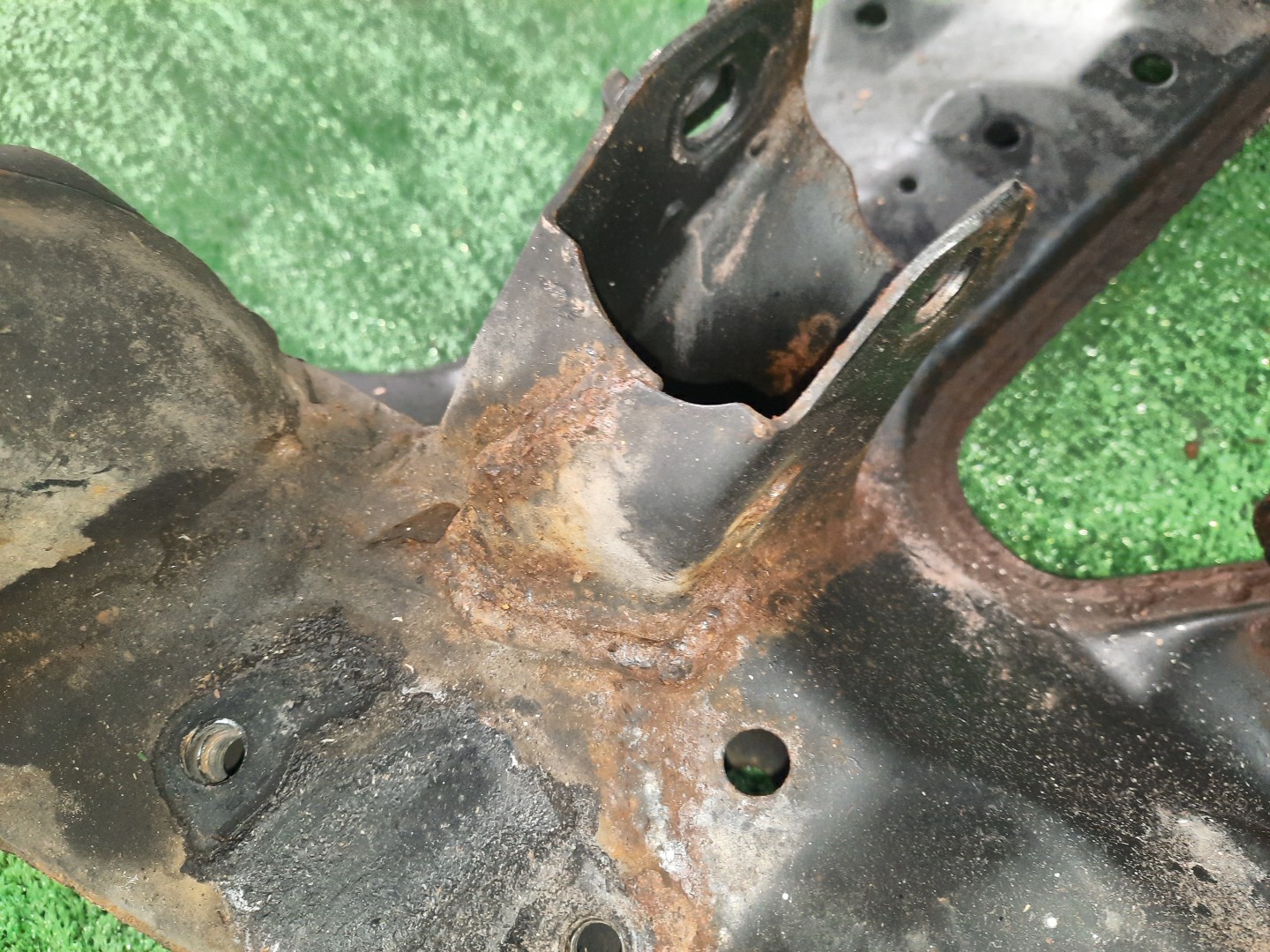Балка под двс передняя NISSAN X-TRAIL NT30 QR20DE 6486 2 ракурс