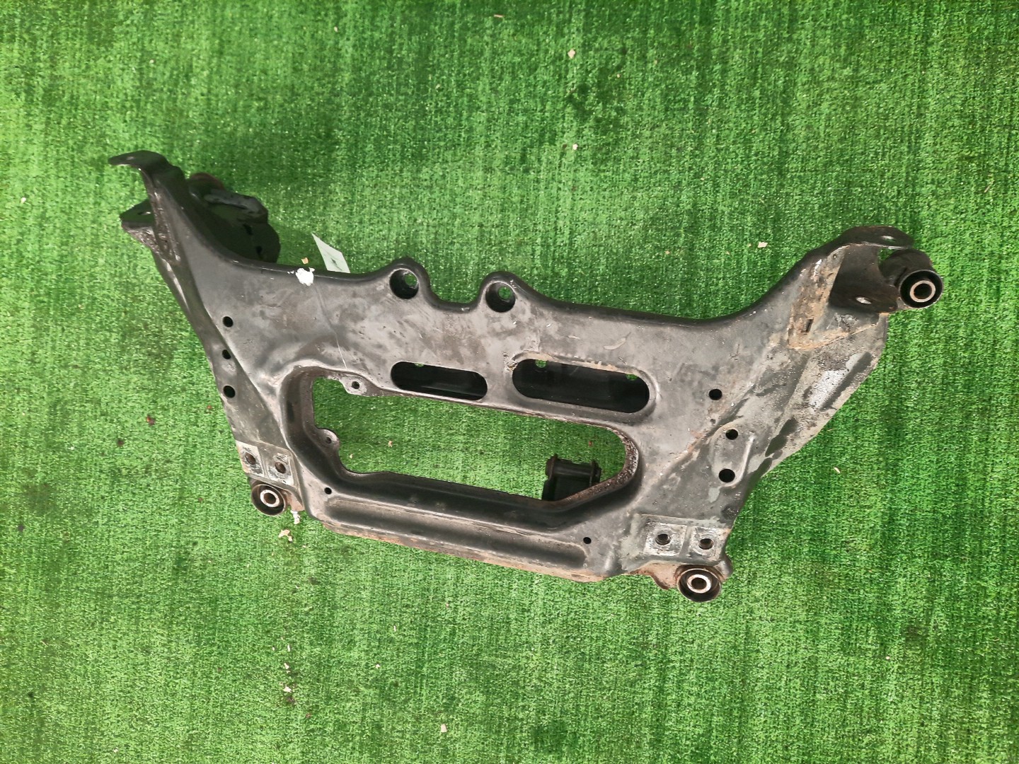 Балка под двс передняя NISSAN X-TRAIL NT30 QR20DE 6486 3 ракурс