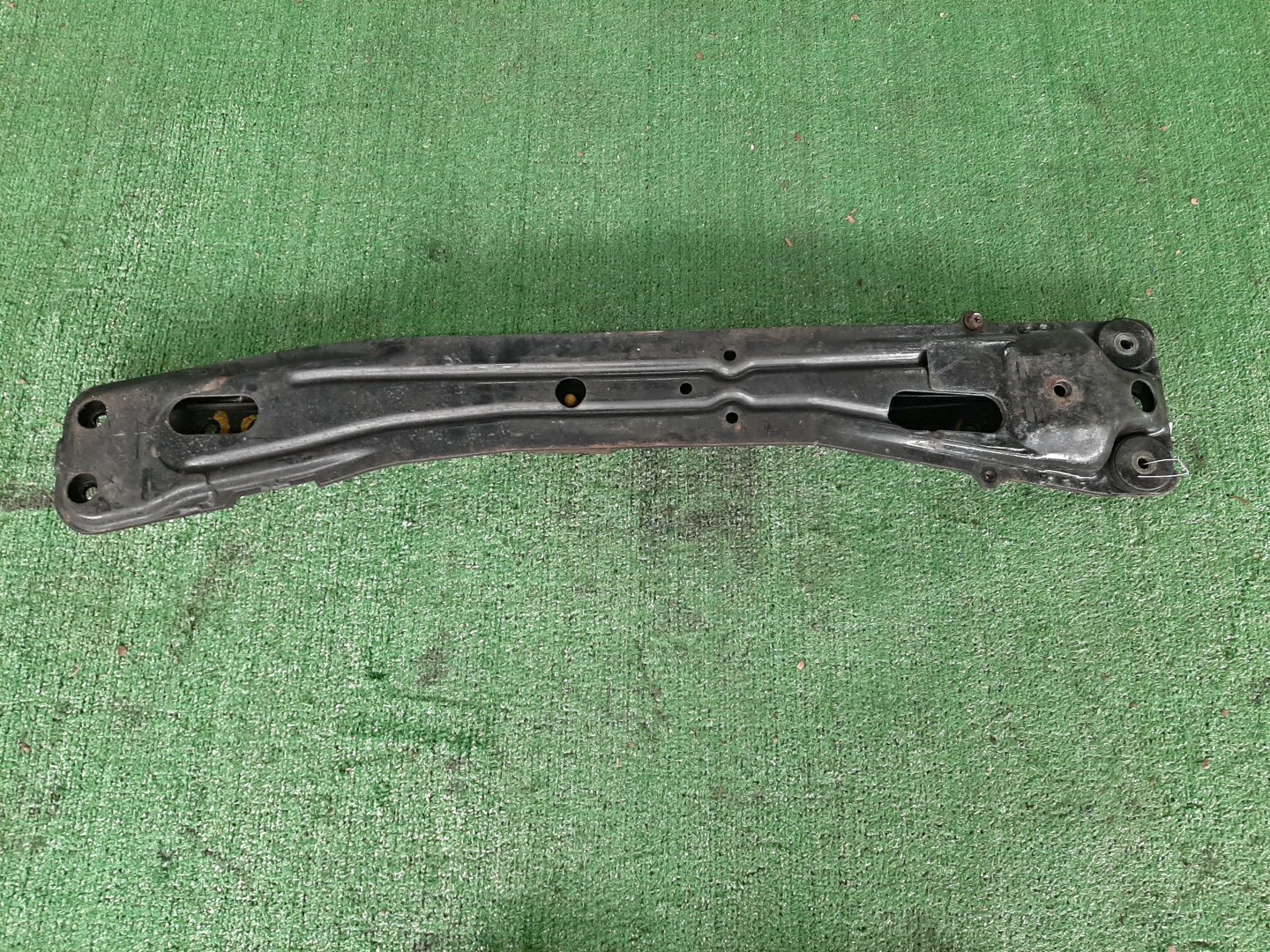 Балка под двс передняя SUZUKI CULTUS GA21S G15A 6569 2 ракурс