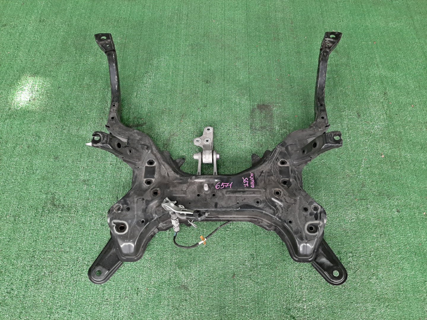 Балка под двс передняя TOYOTA YARIS MXPH10 M15A-FXE 6571 1 ракурс