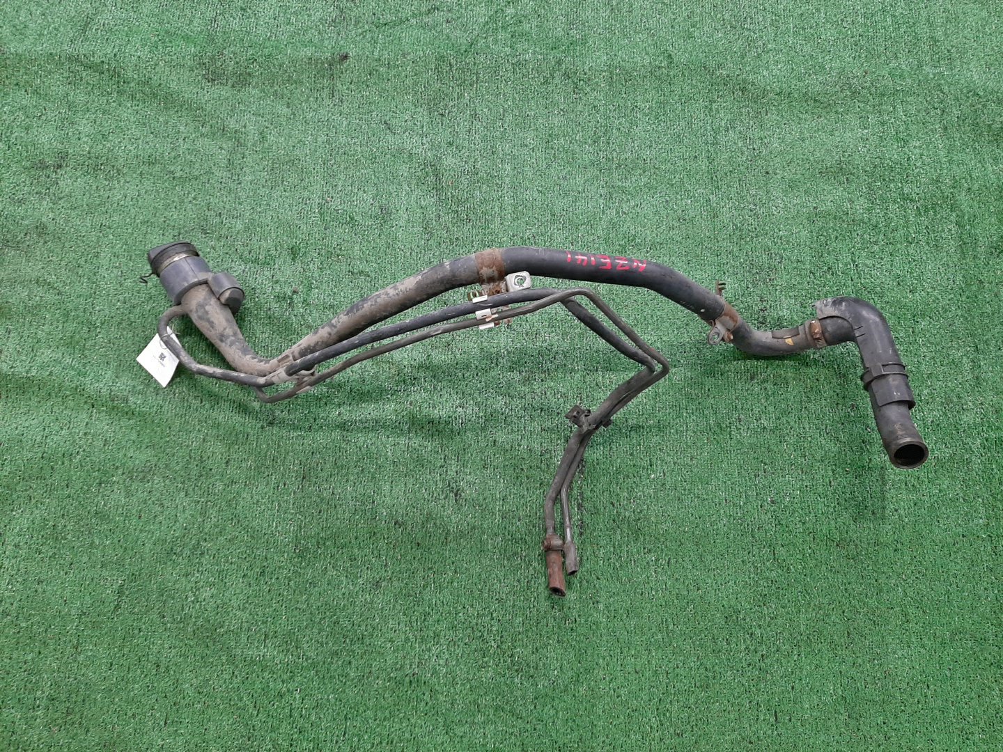 Горловина топливного бака  TOYOTA AXIO, COROLLA FIELDER, COROLLA  AXIO, FIELDER NZE141, NZE144, ZRE142, ZRE144, ZRE144G, ZRE142G, NZE144G, NZE141G 1 ракурс