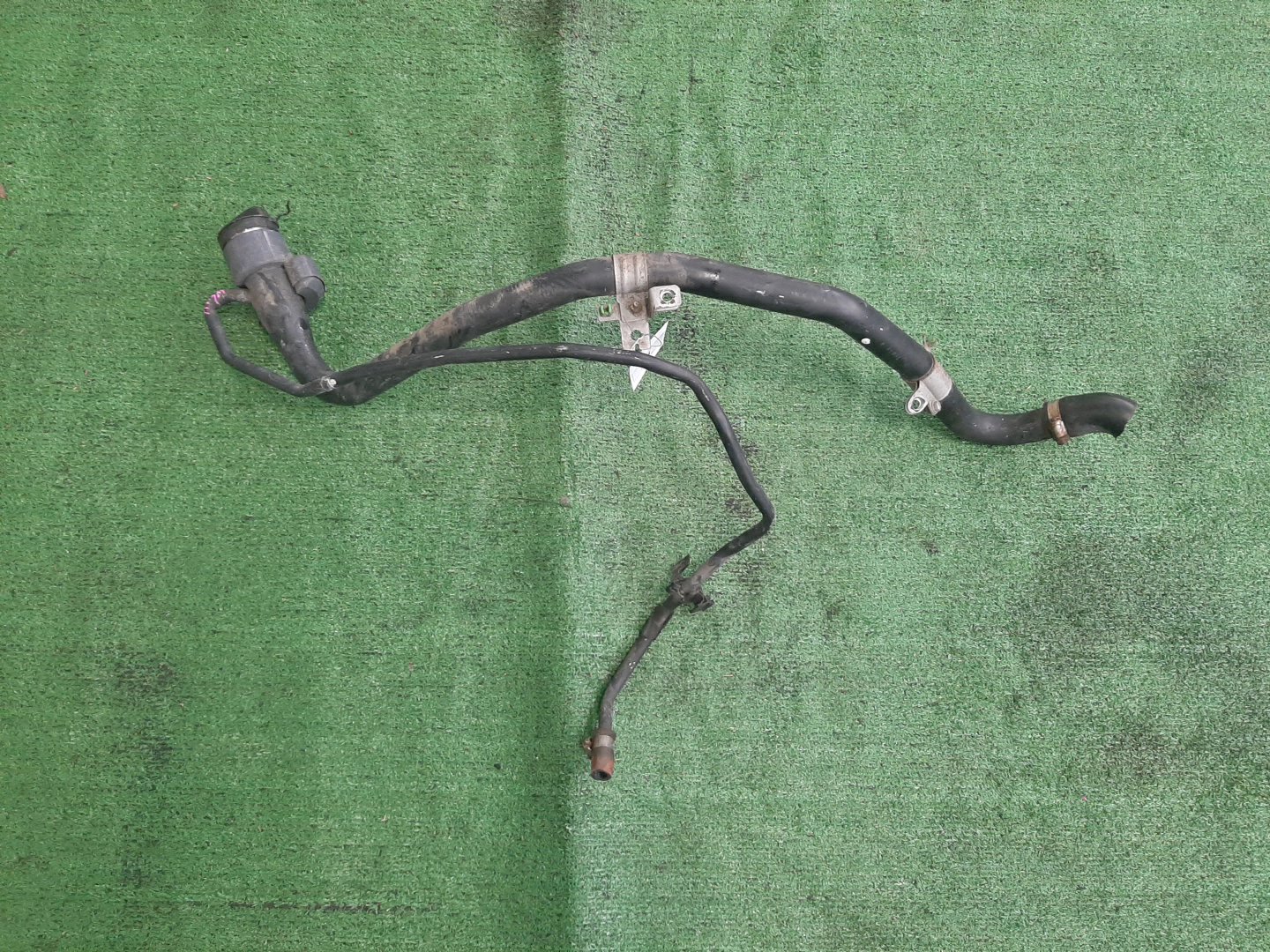 Горловина топливного бака  TOYOTA AXIO, COROLLA FIELDER, COROLLA  AXIO, FIELDER NZE141, NZE144, ZRE142, ZRE144, ZRE144G, ZRE142G, NZE144G, NZE141G 1 ракурс