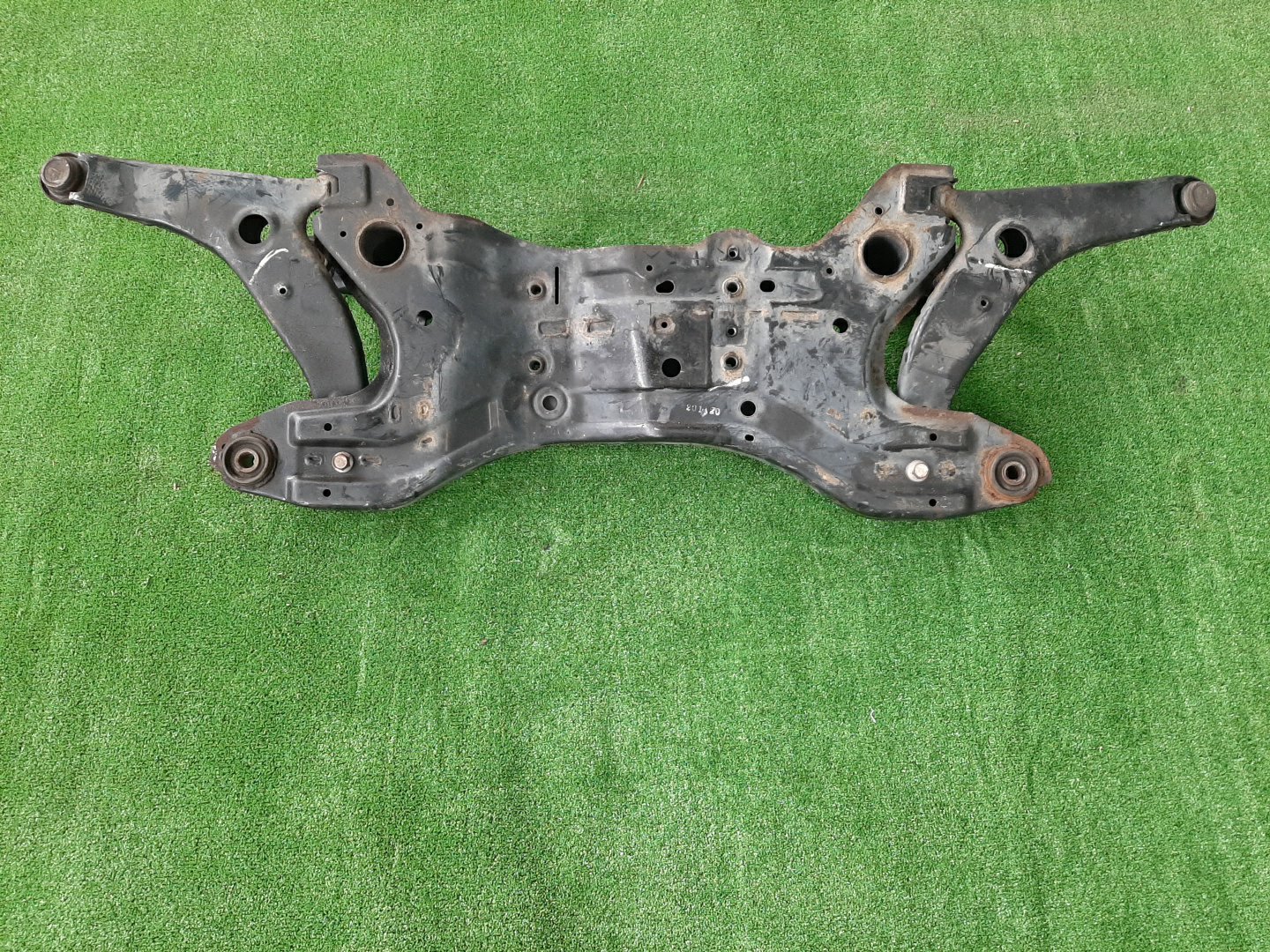 Балка под двс передняя MITSUBISHI GRANDIS NA4W 4G69 6769 3 ракурс