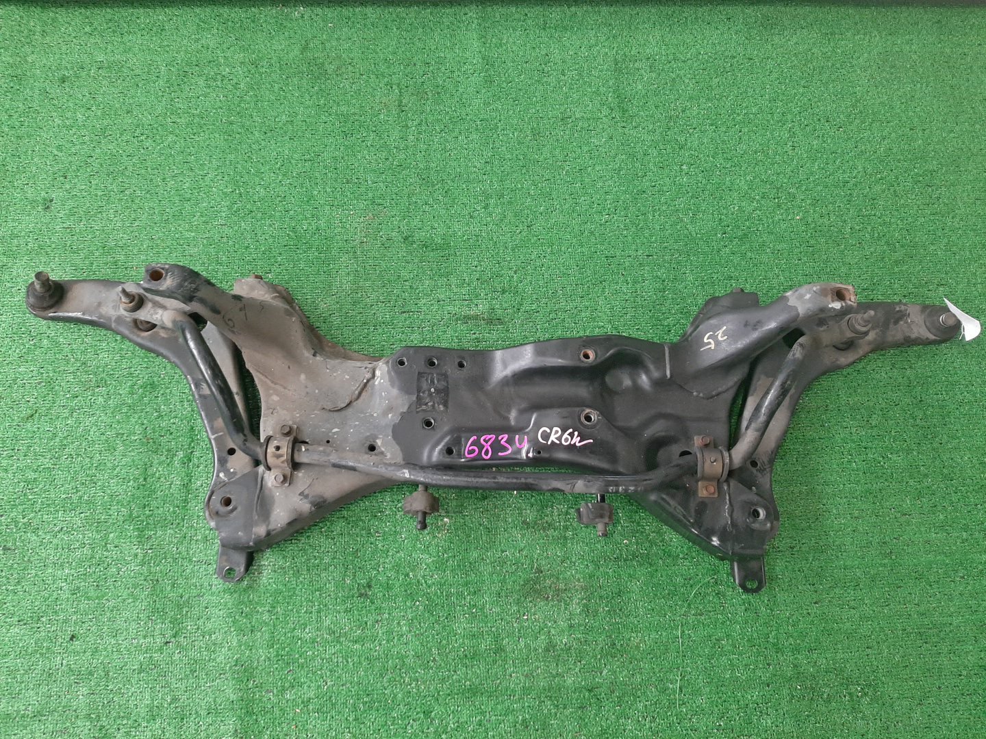 Балка под двс передняя MITSUBISHI DION CR6W 4G94 6834 1 ракурс Балка под двс передняя MITSUBISHI DION CR6W 4G94 6834 1 ракурс