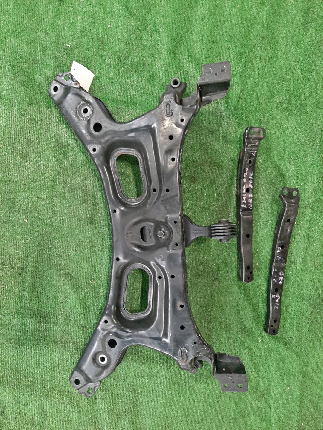 Балка под двс передняя HONDA FIT GR3 LEB 6885 2 ракурс