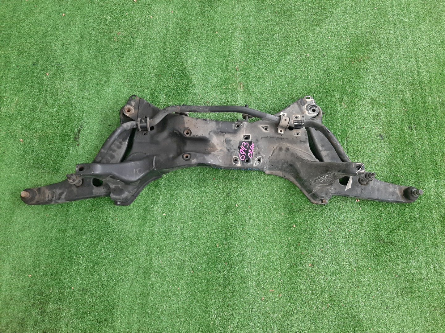Балка под двс передняя MITSUBISHI DION CR6W 4G94 6943 1 ракурс Балка под двс передняя MITSUBISHI DION CR6W 4G94 6943 1 ракурс