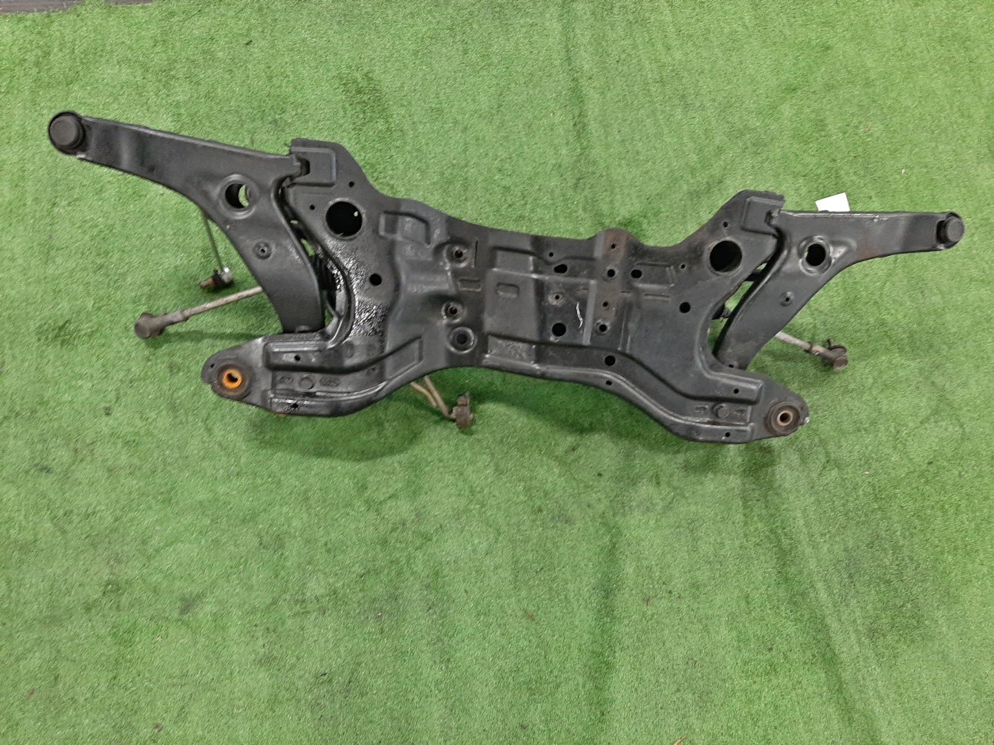 Балка под двс передняя MITSUBISHI GRANDIS NA4W 4G69 7136 5 ракурс