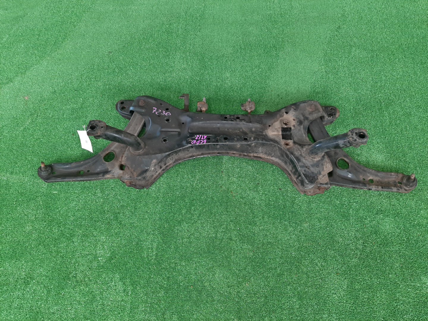 Балка под двс передняя TOYOTA VITZ SCP10 1SZ-FE 7230 1 ракурс