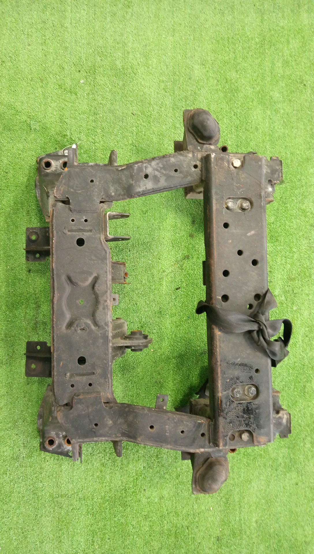 Балка под двс передняя NISSAN ATLAS F24 ZD30DDTI 7366 2 ракурс