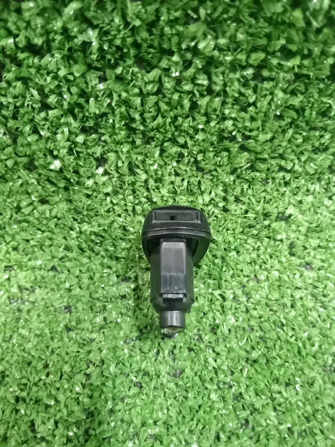 Форсунка омывателя правая TOYOTA HILUX KUN26 85381-0K010 2 ракурс