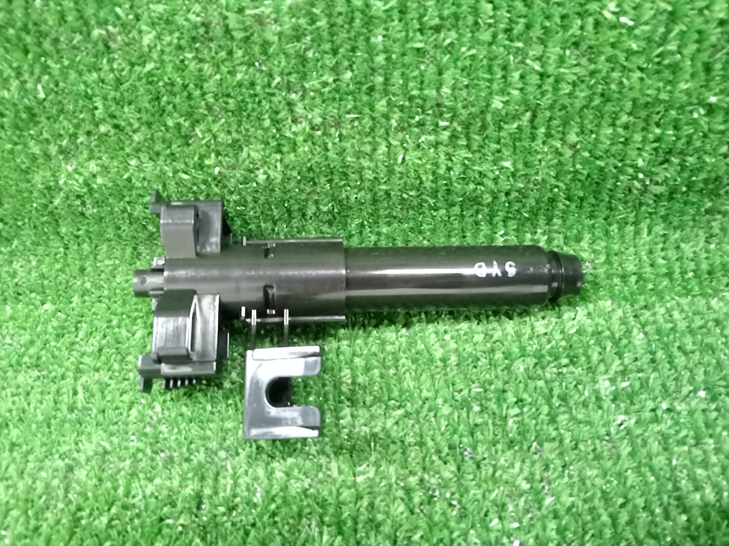 Форсунка омывателя правая передняя LEXUS GS300H AWL10 85207-30160 2 ракурс