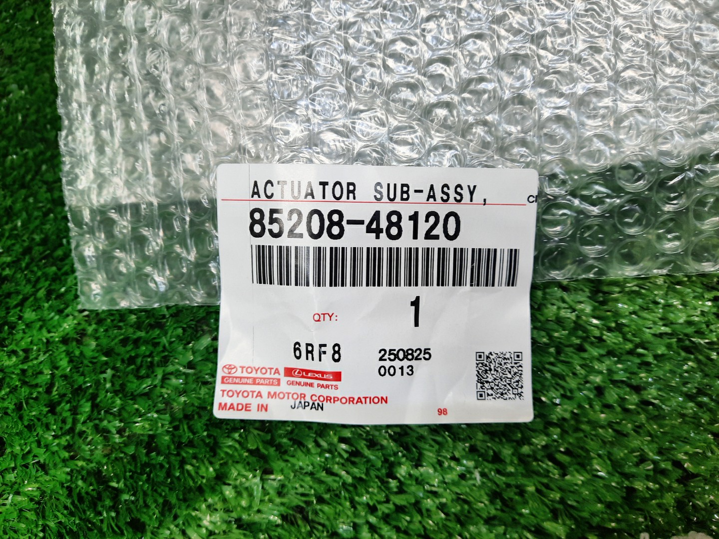 Форсунка омывателя левая передняя LEXUS RX200t AGL25W 85208-48120 3 ракурс