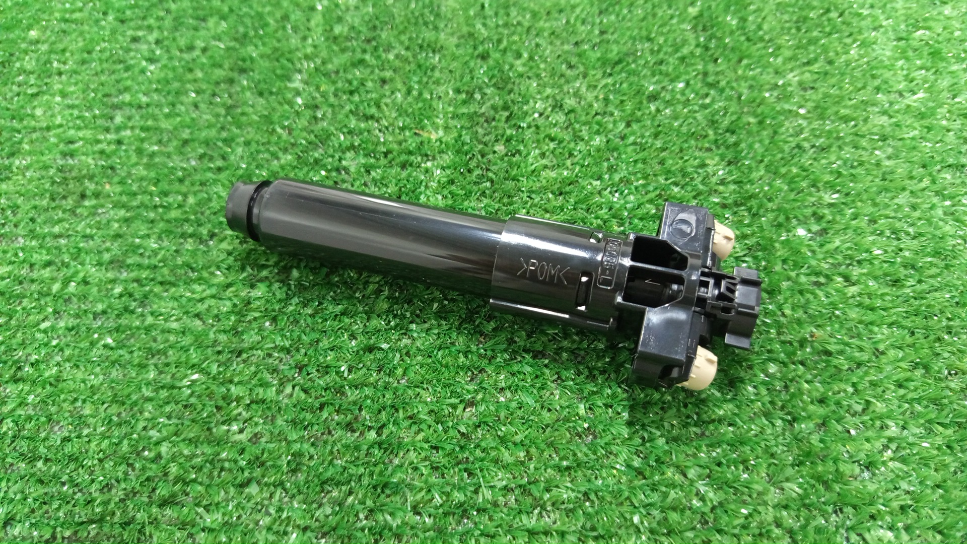 Форсунка омывателя левая передняя LEXUS RZ450E XEBM15 85208-46010 1 ракурс