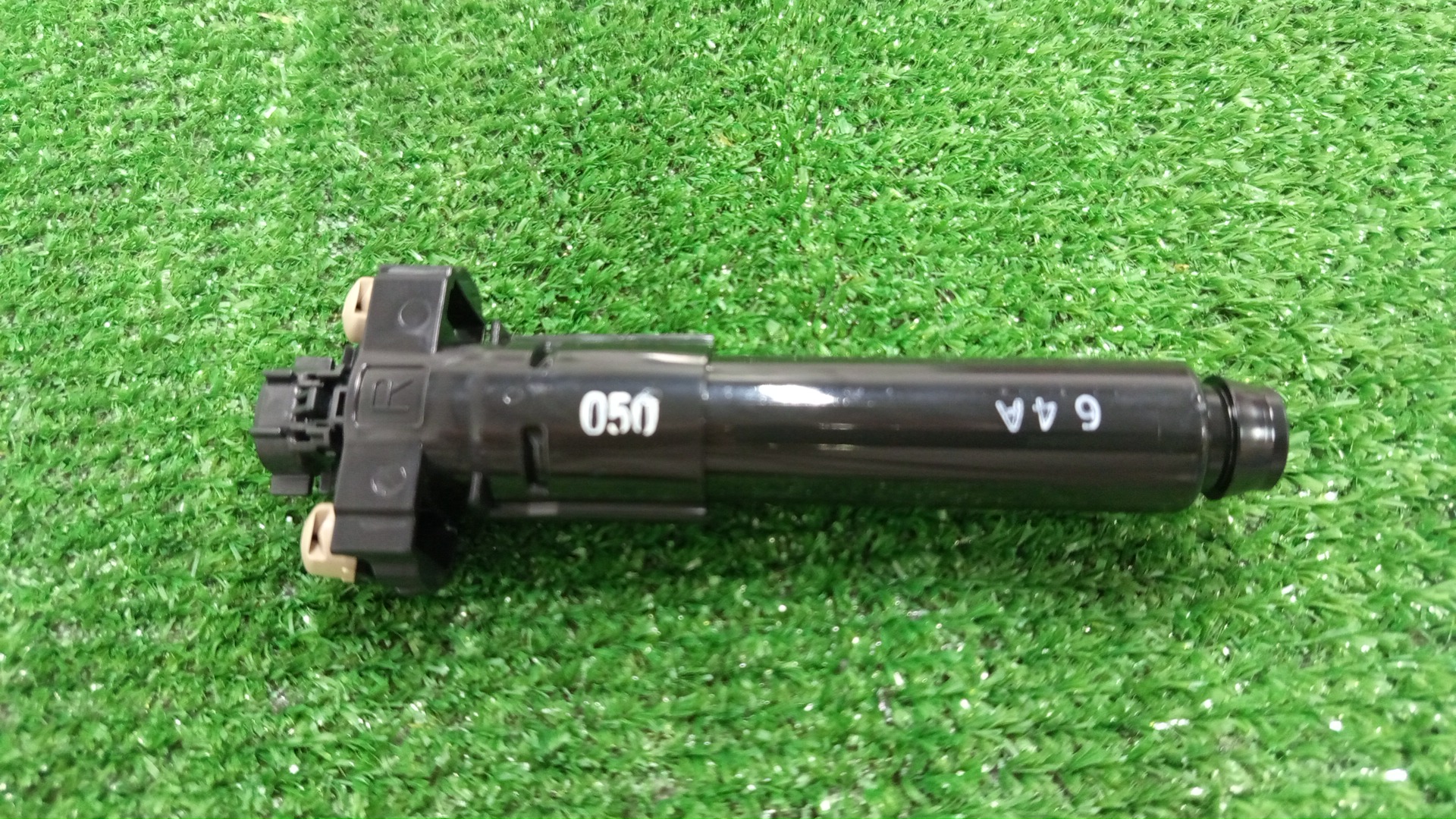 Форсунка омывателя правая передняя LEXUS RZ450E XEBM15 85207-46010 1 ракурс