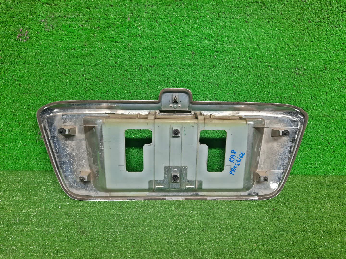 Болты крепления номера HONDA ODYSSEY RA8 74891-S3R-000 3 ракурс