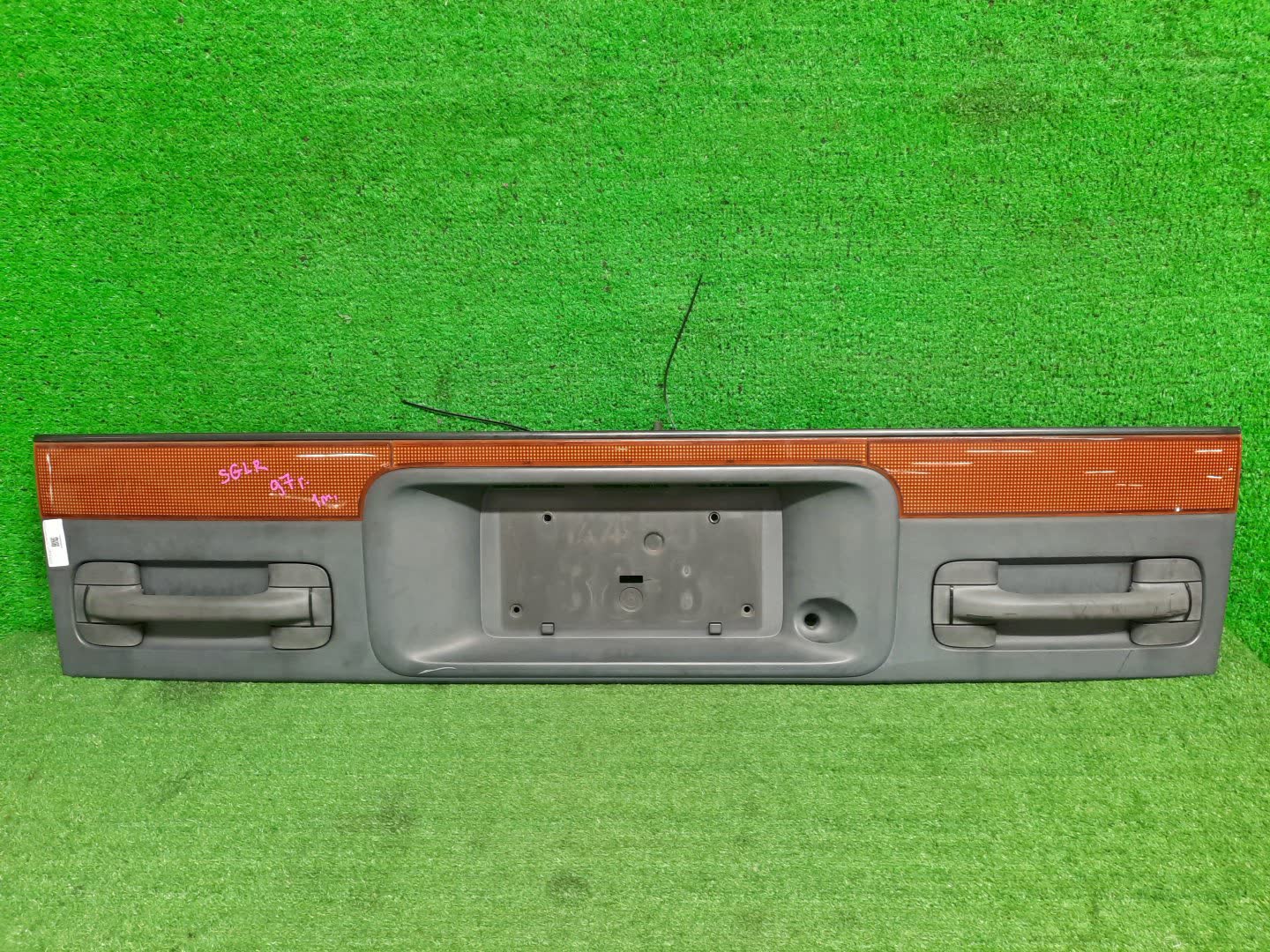 Обшивка двери багажника MAZDA BONGO FRIENDEE SGLR 1 ракурс