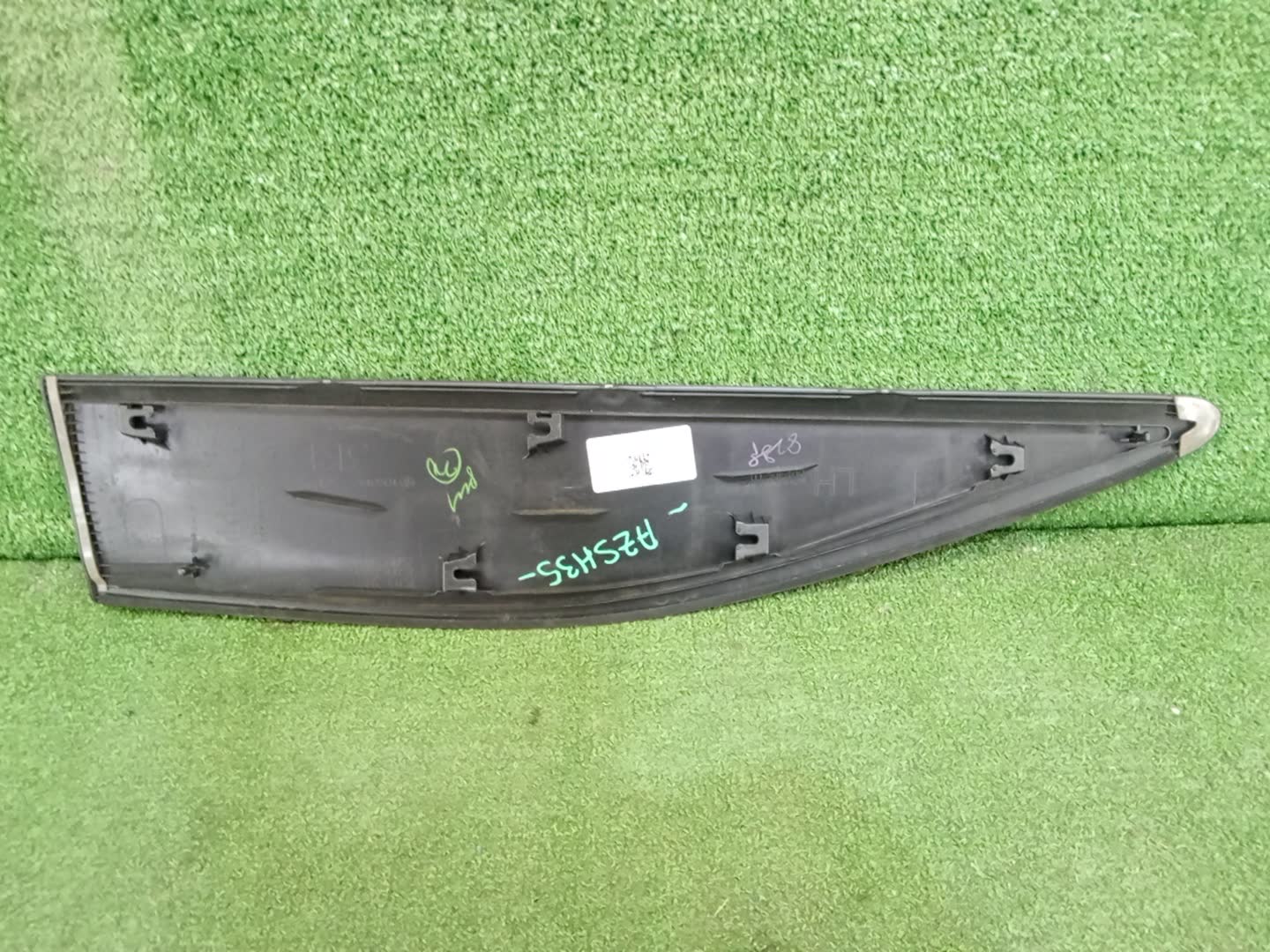 Накладка на дверь левая задняя TOYOTA CROWN AZSH35 75742-30611 3 ракурс
