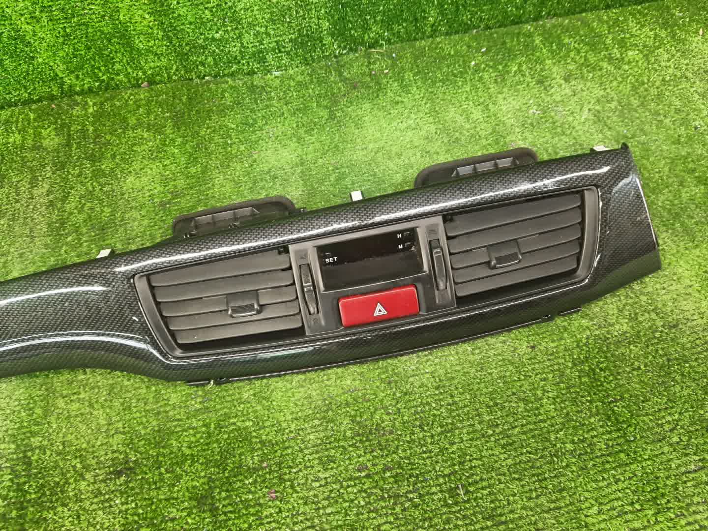 Консоль торпеды MITSUBISHI LANCER CEDIA CS5W 2 ракурс