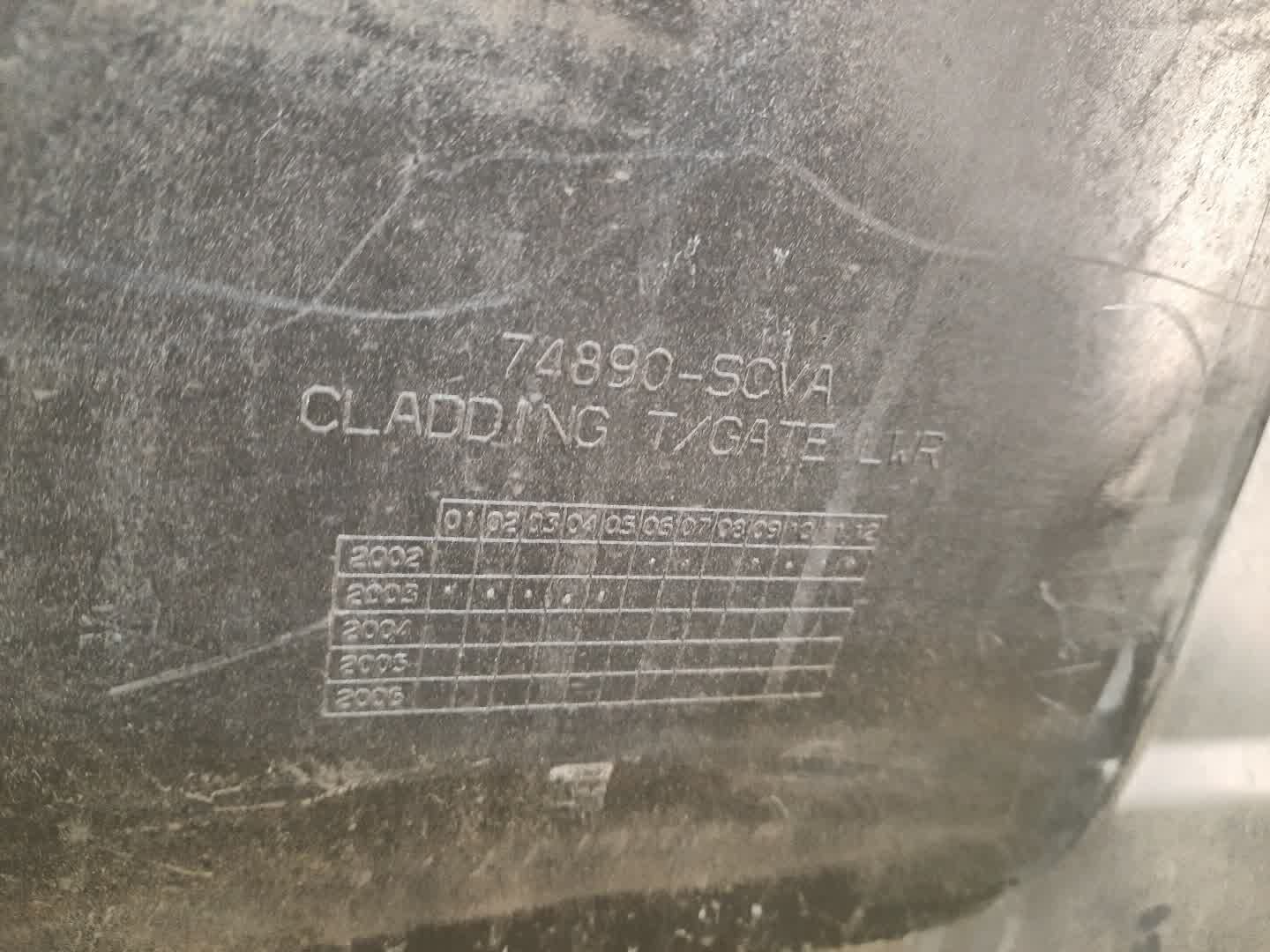 Обшивка двери багажника HONDA ELEMENT YH2 74890-SCVA 3 ракурс