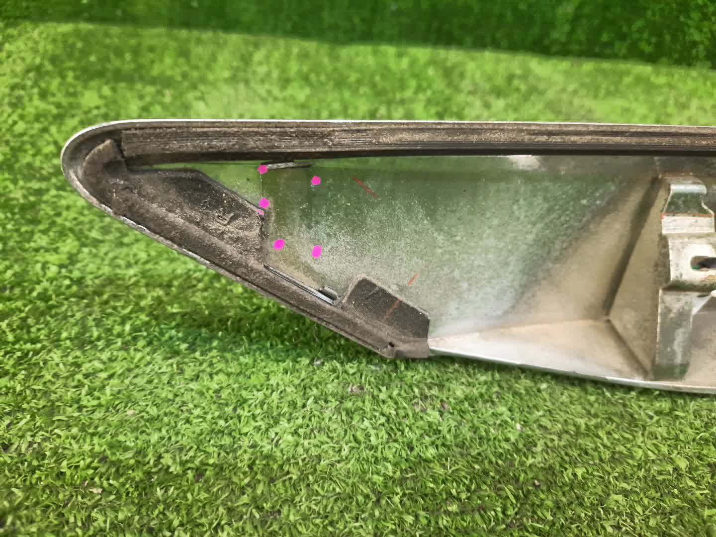 Обшивка двери багажника NISSAN SERENA C26 90810-1VA0A 3 ракурс