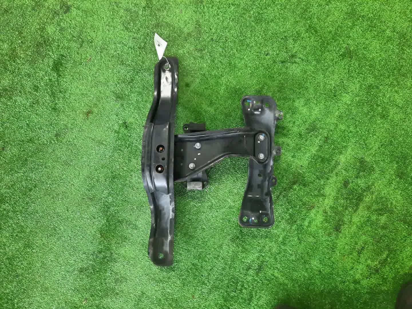 Балка под кпп SUBARU IMPREZA GP3 FB16 5713 2 ракурс