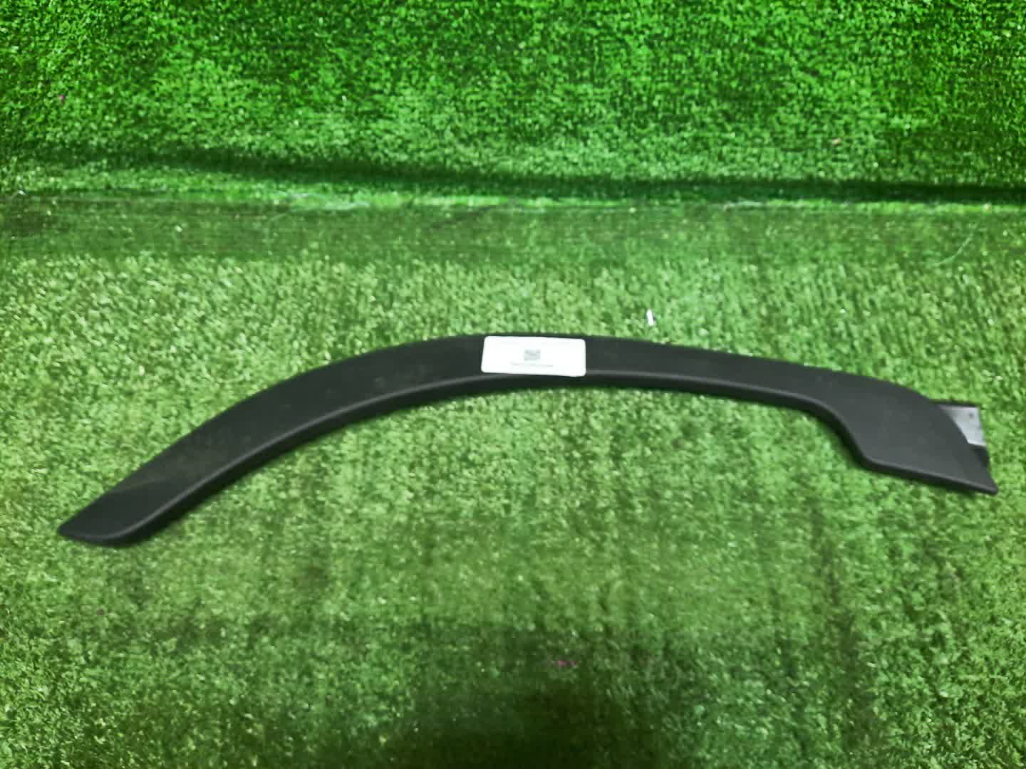 Накладка на дверь правая задняя TOYOTA COROLLA CROSS ZVG15 75075-16010 1 ракурс Накладка на дверь правая задняя TOYOTA COROLLA CROSS ZVG15 75075-16010 1 ракурс