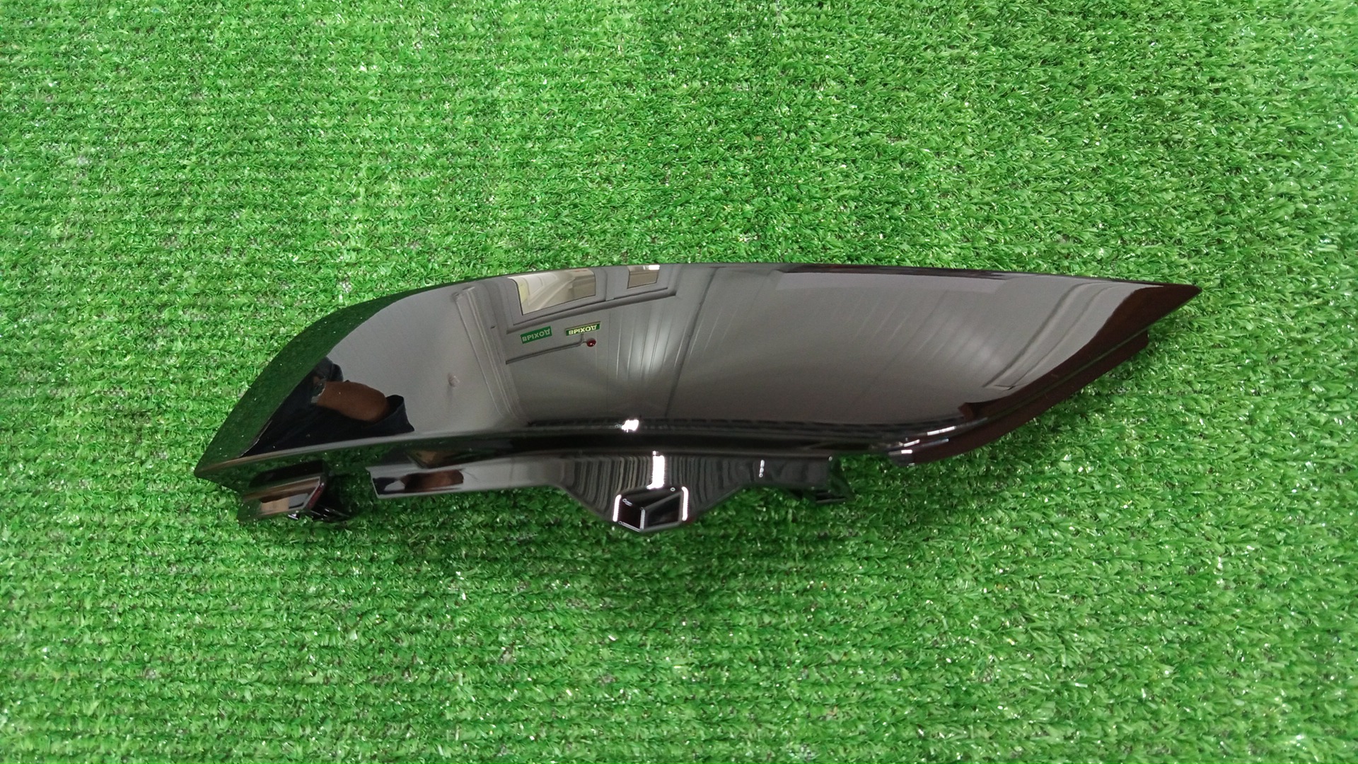 Накладка декоративная левая передняя LEXUS RX350 TALA10 52712-48100 1 ракурс Накладка декоративная левая передняя LEXUS RX350 TALA10 52712-48100 1 ракурс