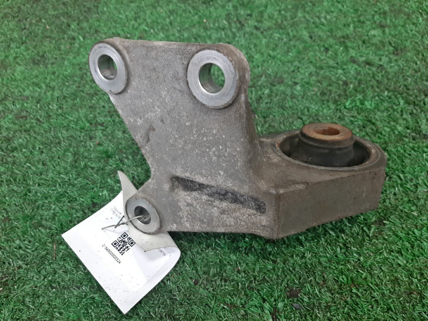 Подушка редуктора правая задняя MITSUBISHI GALANT FORTIS CY6A 4J10 2 ракурс Подушка редуктора правая задняя MITSUBISHI GALANT FORTIS CY6A 4J10 2 ракурс