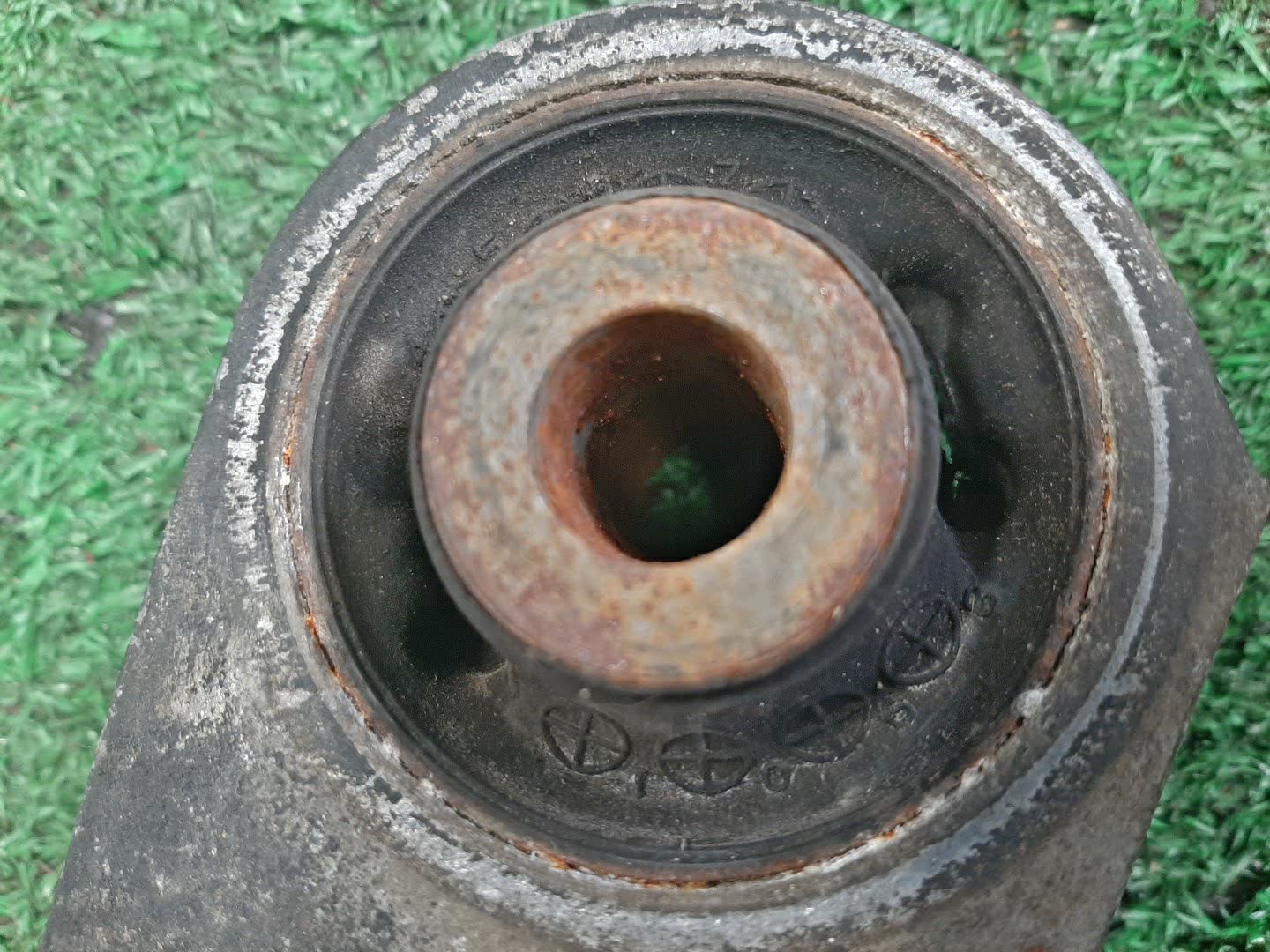 Подушка редуктора правая задняя MITSUBISHI GALANT FORTIS CY6A 4J10 3 ракурс