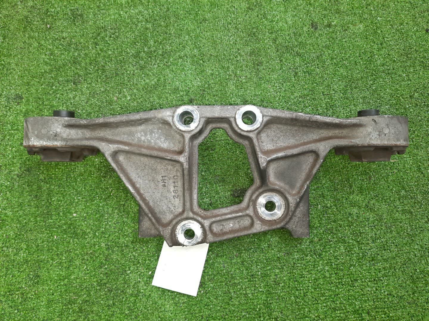 Подушка редуктора TOYOTA VOXY ZRR85G 3ZR-FE 4 ракурс