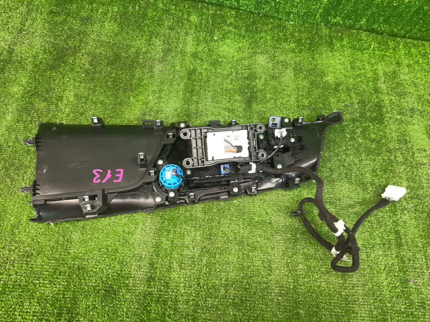 Рычаг переключения кпп NISSAN NOTE E13 34901-6XJ1A 3 ракурс