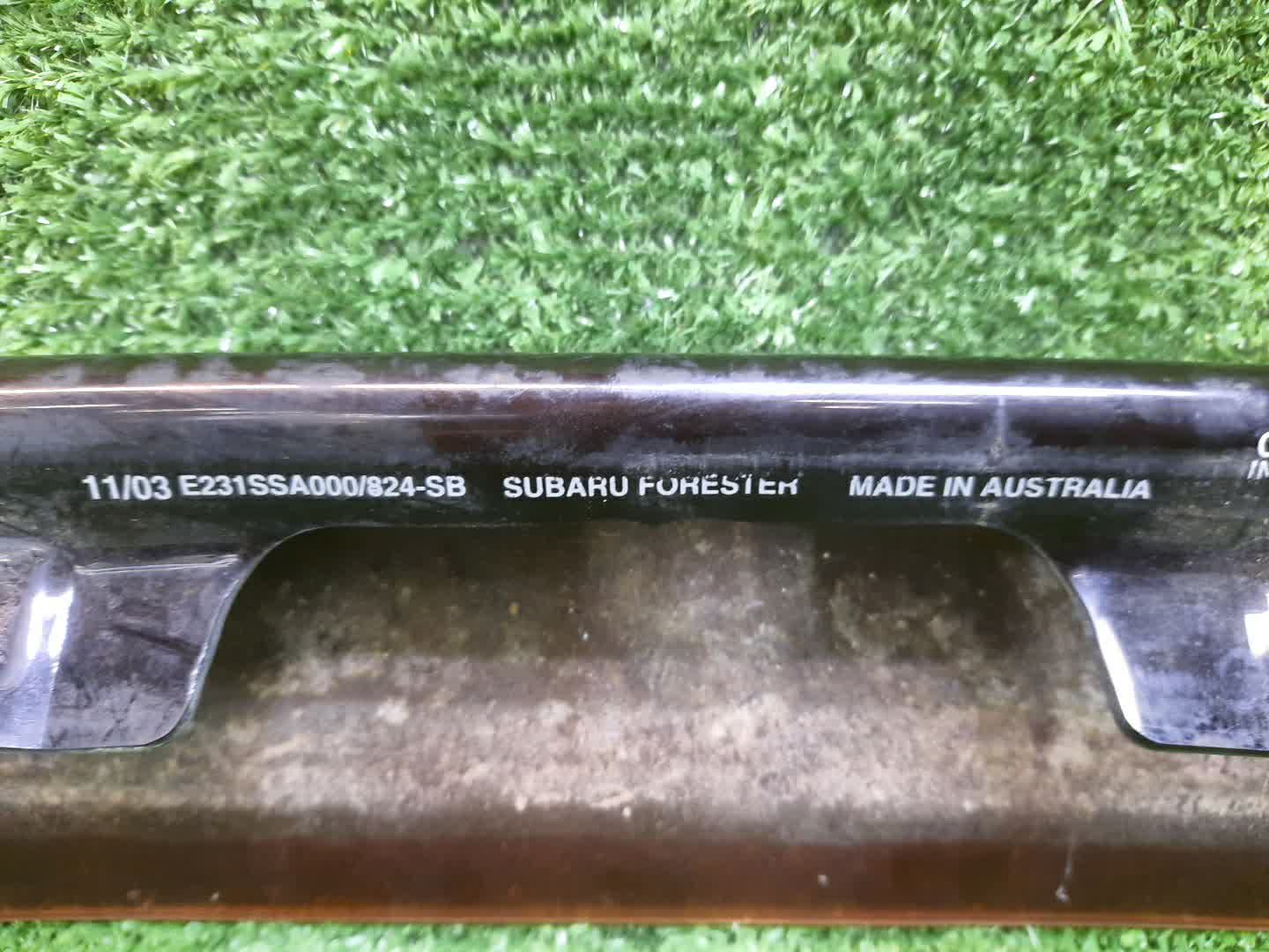 Накладка на капот SUBARU FORESTER SG5 E231SSA000 3 ракурс