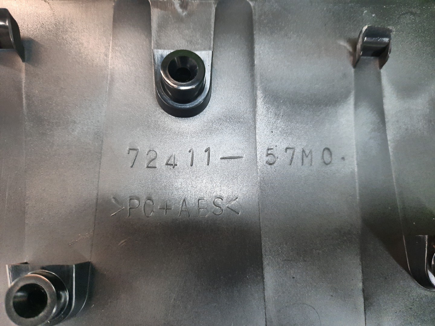 Воздухозаборник SUZUKI JIMNY JB23W 72411-57M00 3 ракурс