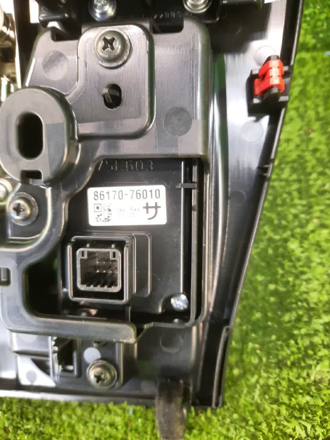 Консоль кпп LEXUS UX300E KMA10 4 ракурс Консоль кпп LEXUS UX300E KMA10 4 ракурс