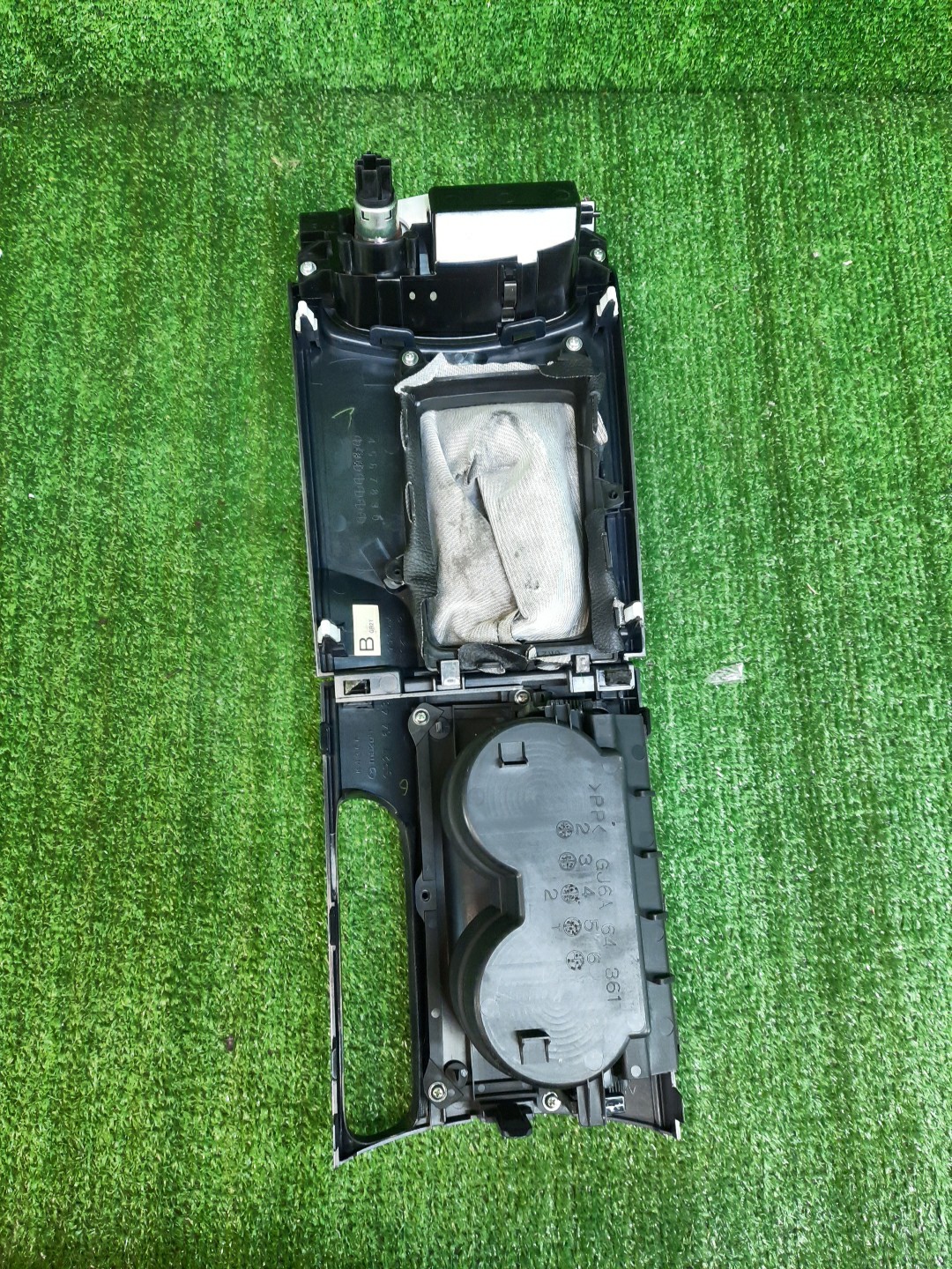 Консоль кпп MAZDA ATENZA GG3S 2 ракурс