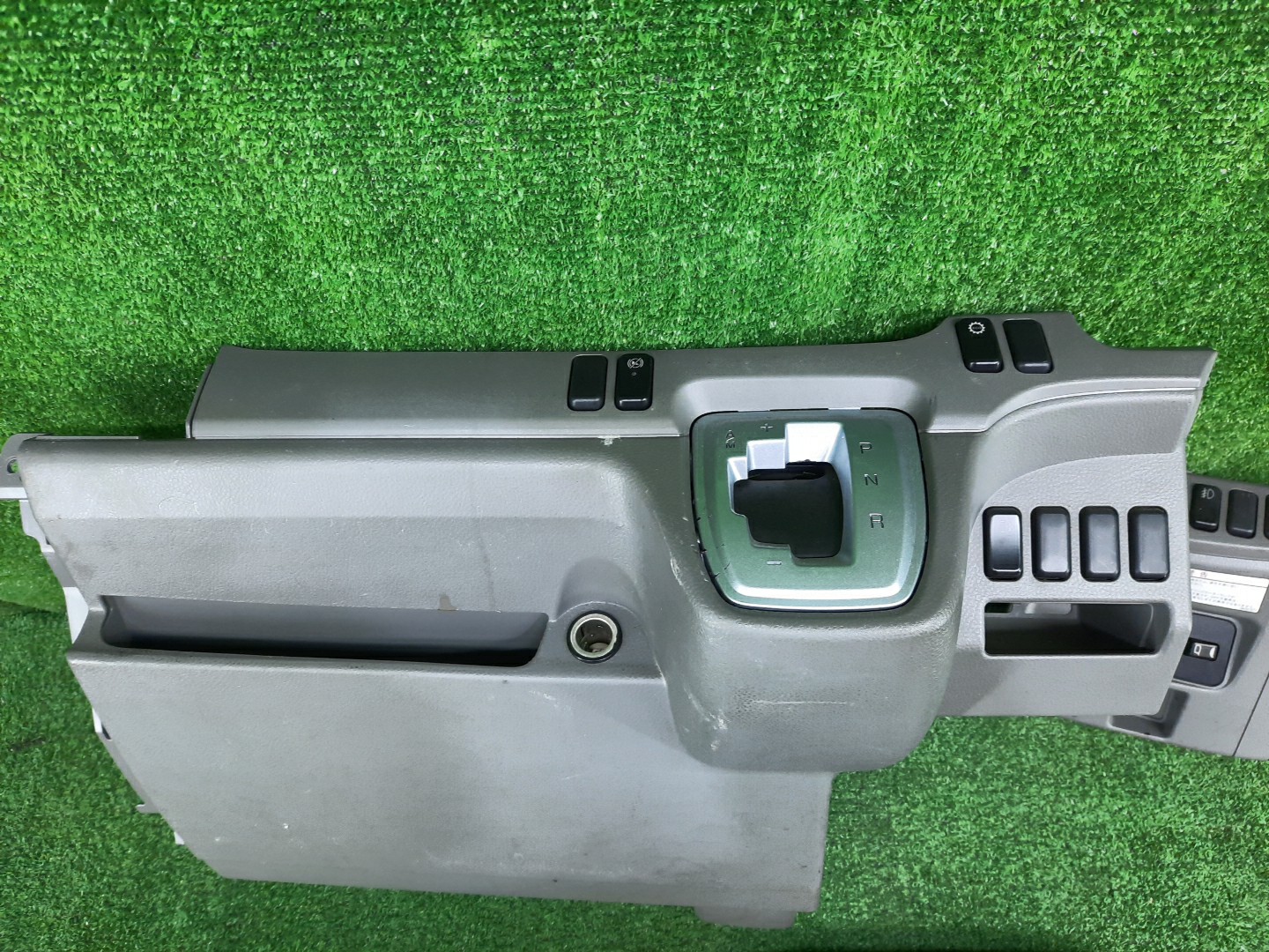Консоль кпп MITSUBISHI FUSO CANTER FBA00 2 ракурс