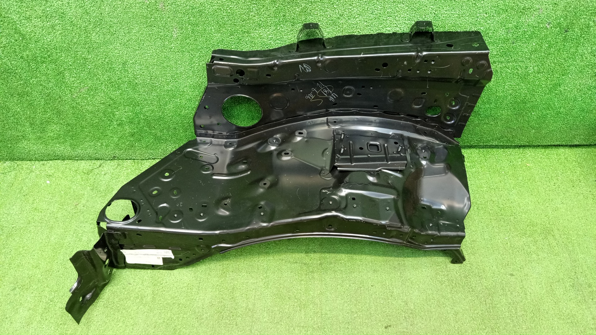 Лонжерон левый TOYOTA HILUX GUN125 53702-KK230 1 ракурс