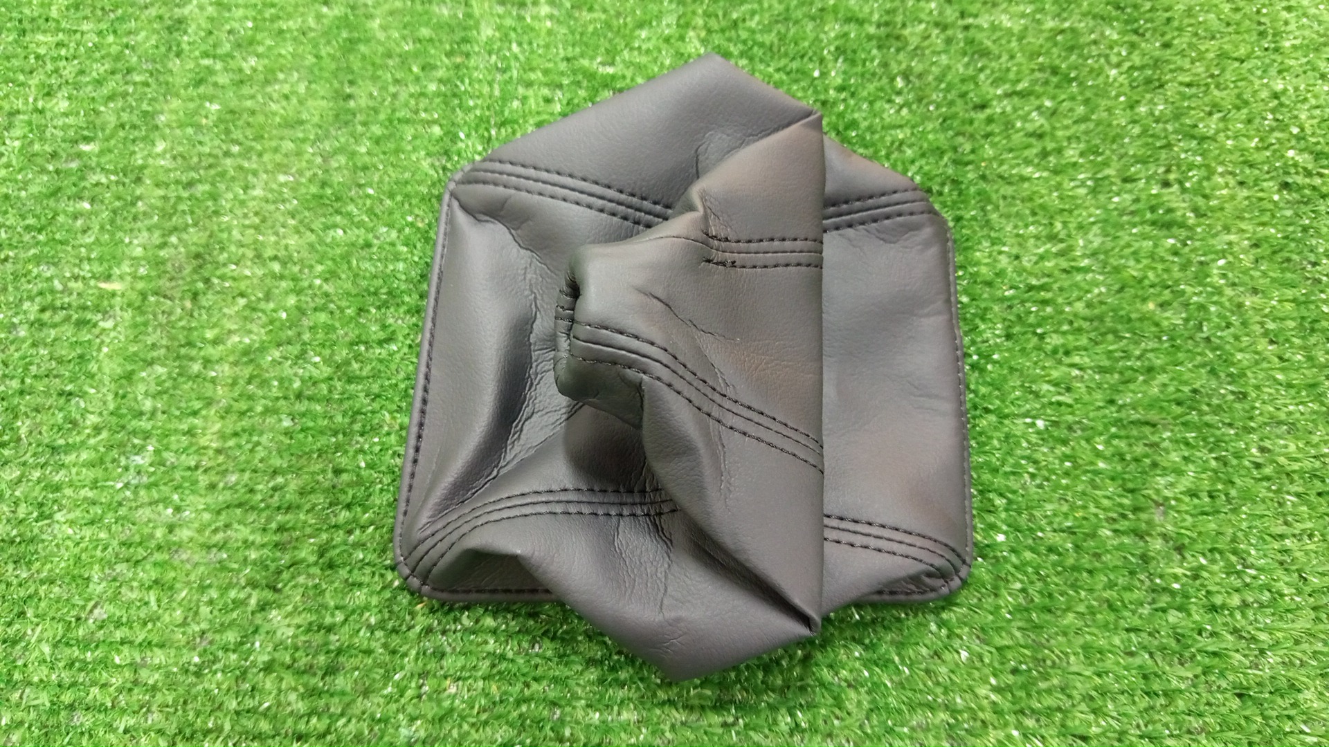 Консоль кпп TOYOTA CHASER JZX100 58808-22120-C0 1 ракурс