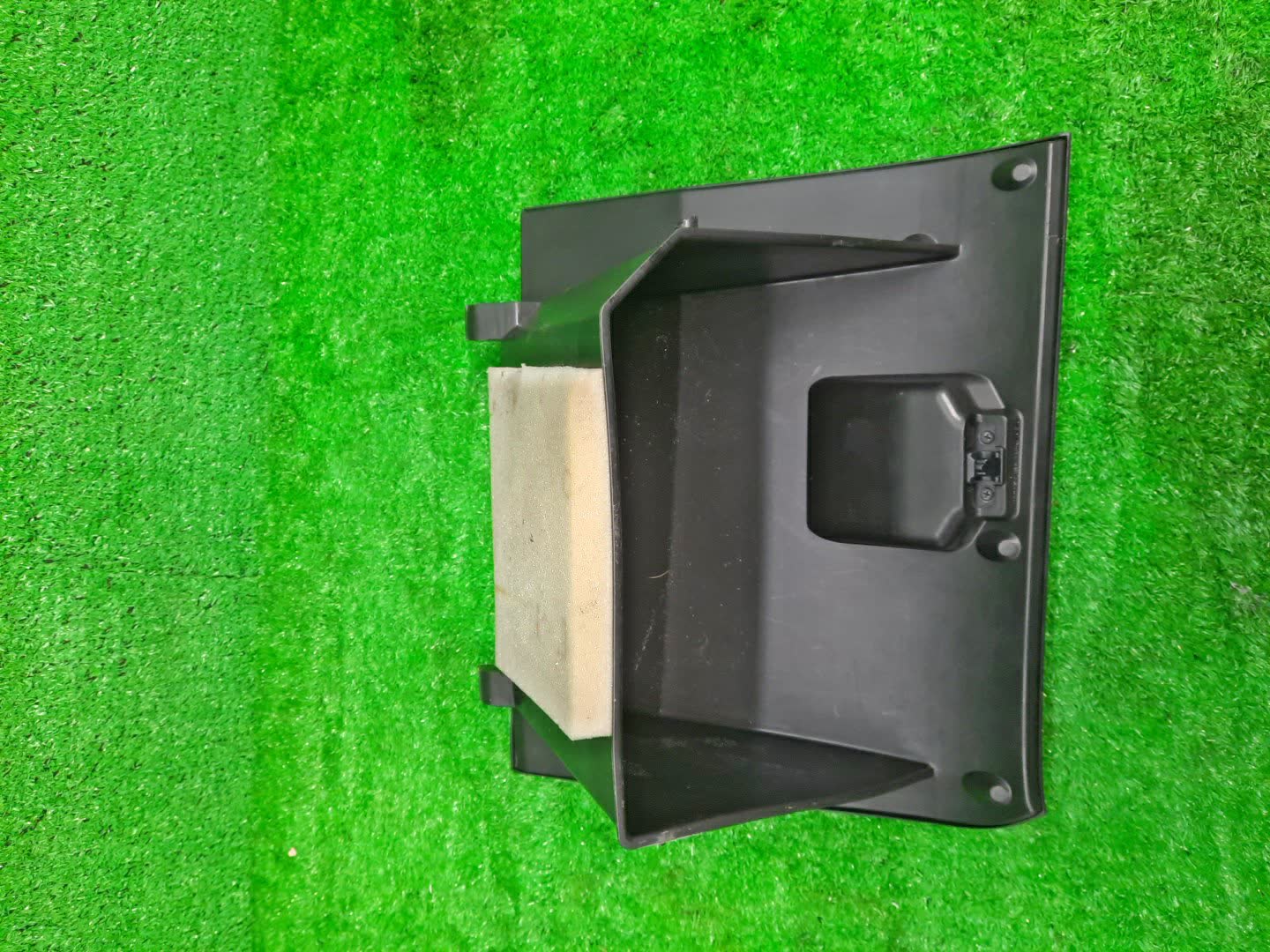 Бардачок MAZDA CX-3 DK5FW 2 ракурс Бардачок MAZDA CX-3 DK5FW 2 ракурс