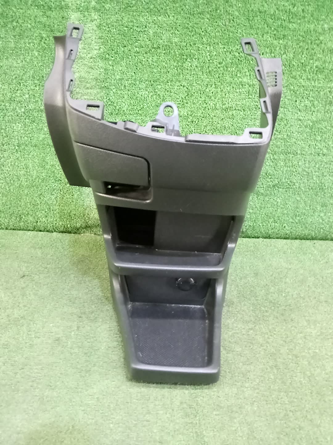 Бардачок TOYOTA WISH ZGE20G 1 ракурс