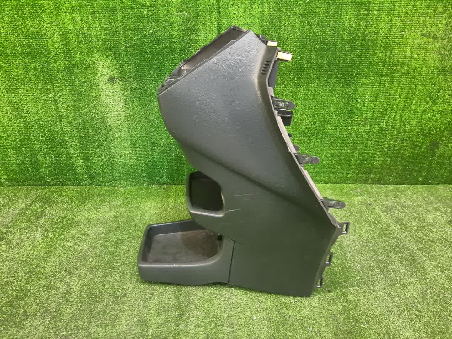 Бардачок TOYOTA WISH ZGE20G 55410-68050 2 ракурс